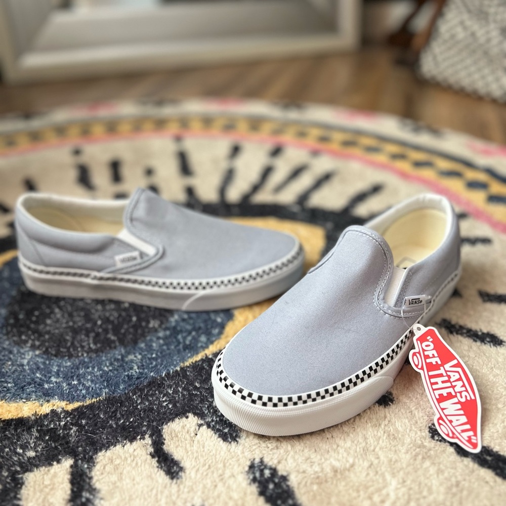 NWT WOMENS 7.5 VANS SLIP ON